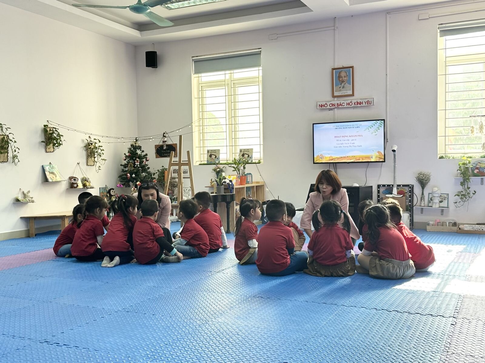 TRƯỜNG MẦM NON TỨ LIÊN TỔ CHỨC CHO GIÁO VIÊN KIẾN TẬP TIẾT ĐẠT GIẢI CAO TRONG HỘI THI GIÁO VIÊN - NHÂN VIÊN GIỎI CẤP TRƯỜNG NĂM HỌC 2023-2024