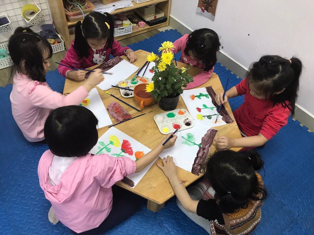 Hoa gì tươi thắm sắc vàng, Cánh dài hoa nở rộn ràng sắc xuân?  Rất nhiều điều thú vị đến từ dự án hoa cúc của các bạn MGL