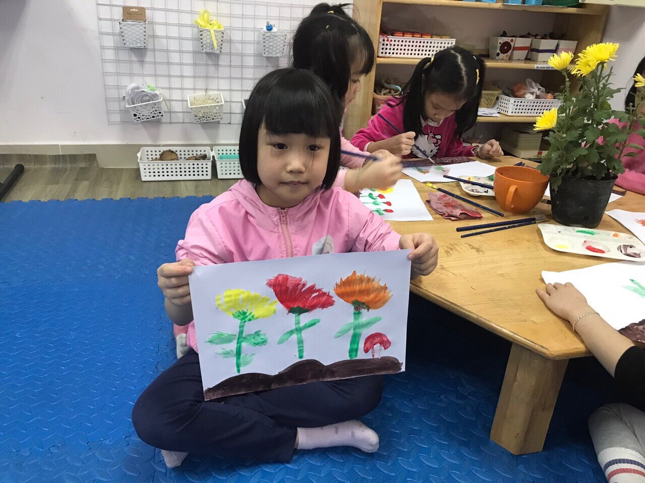 Hoa gì tươi thắm sắc vàng, Cánh dài hoa nở rộn ràng sắc xuân?  Rất nhiều điều thú vị đến từ dự án hoa cúc của các bạn MGL