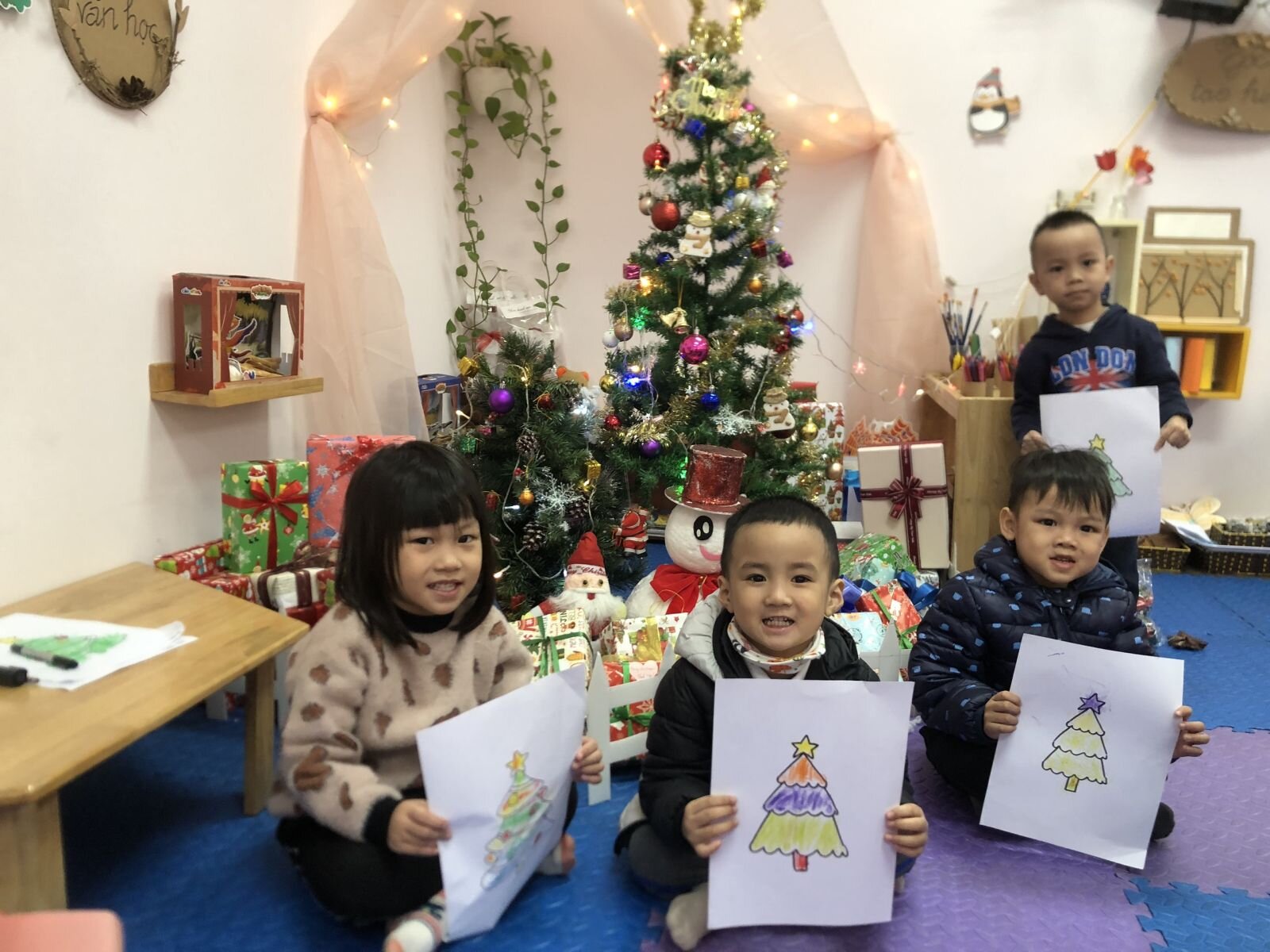 Dự án Cây thông Noel- MGB