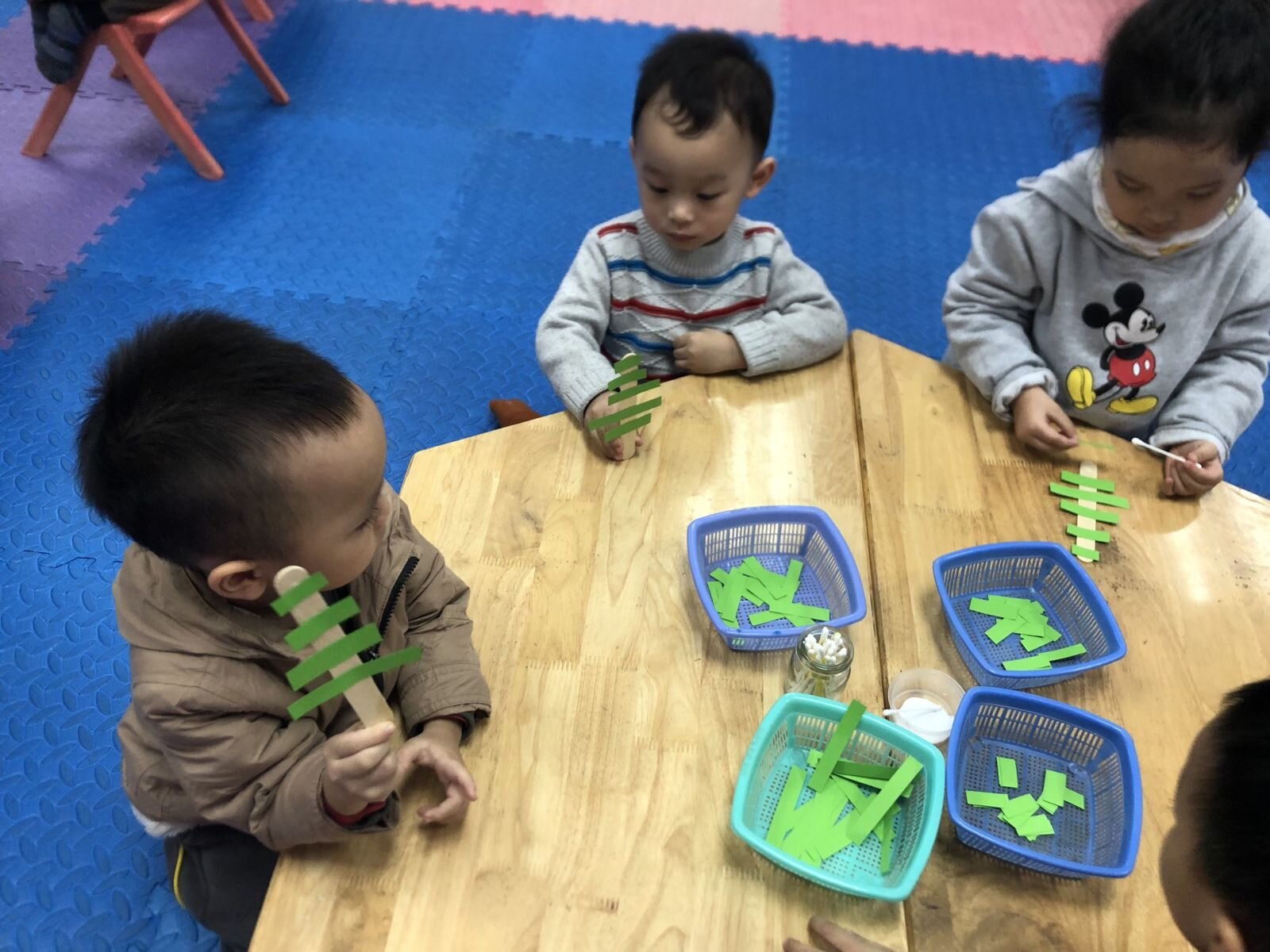 Dự án Cây thông Noel- MGB