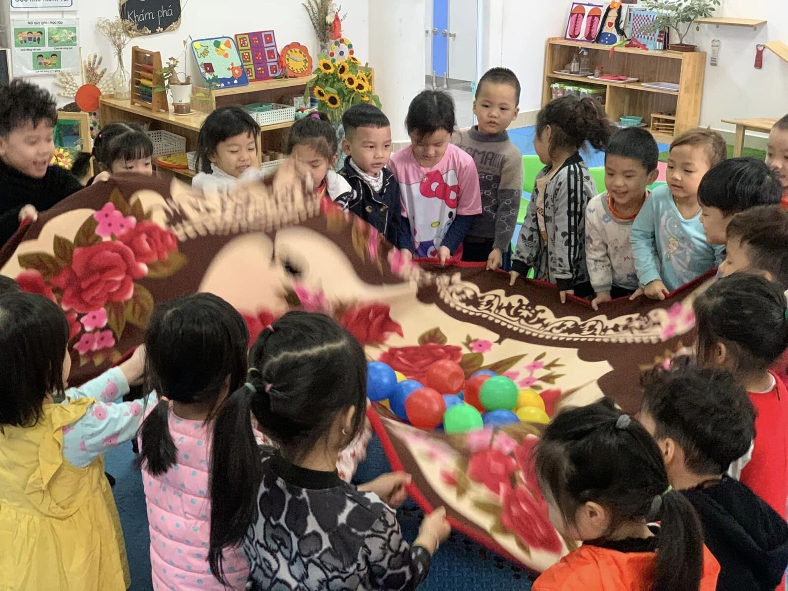 Thứ ✌️là ngày đầu tuần. 🥰