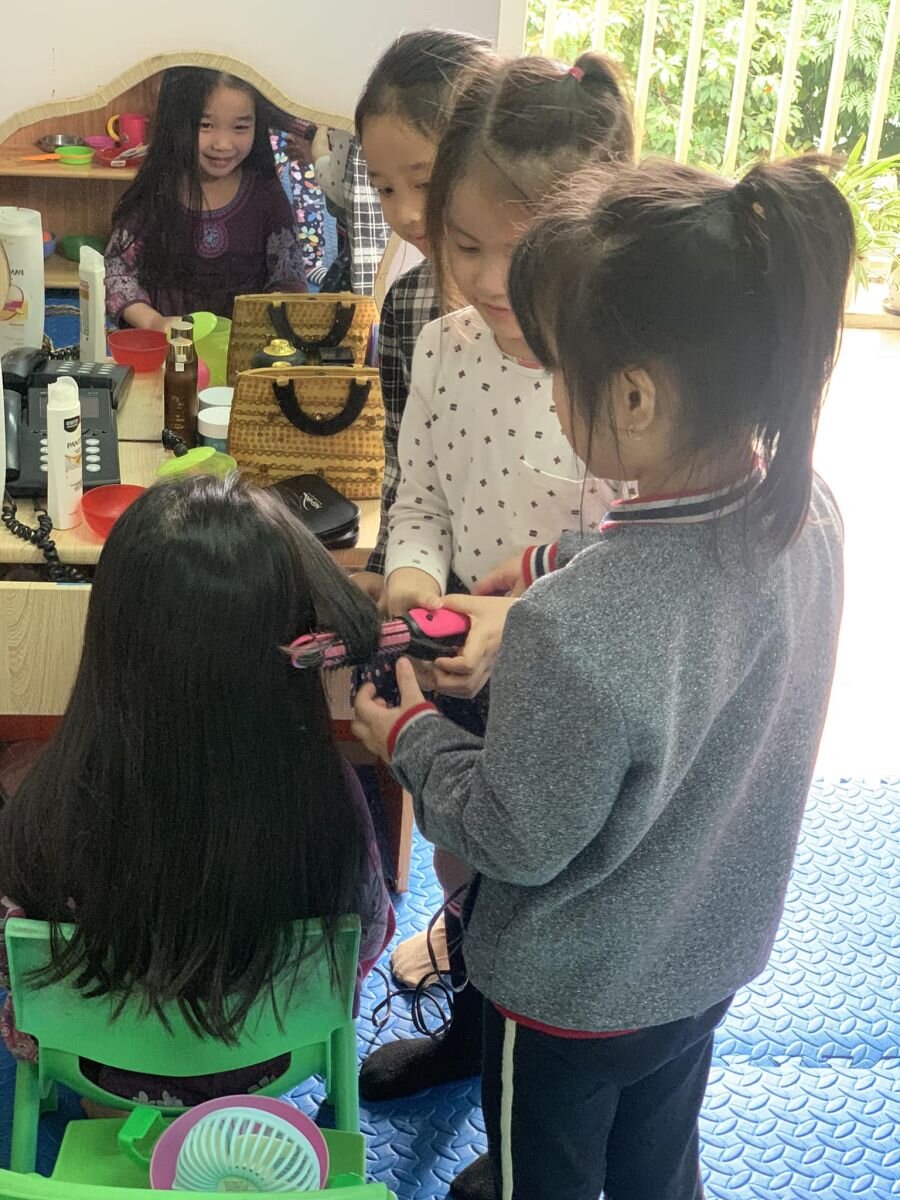 BÉ CHƠI MÀ HỌC.