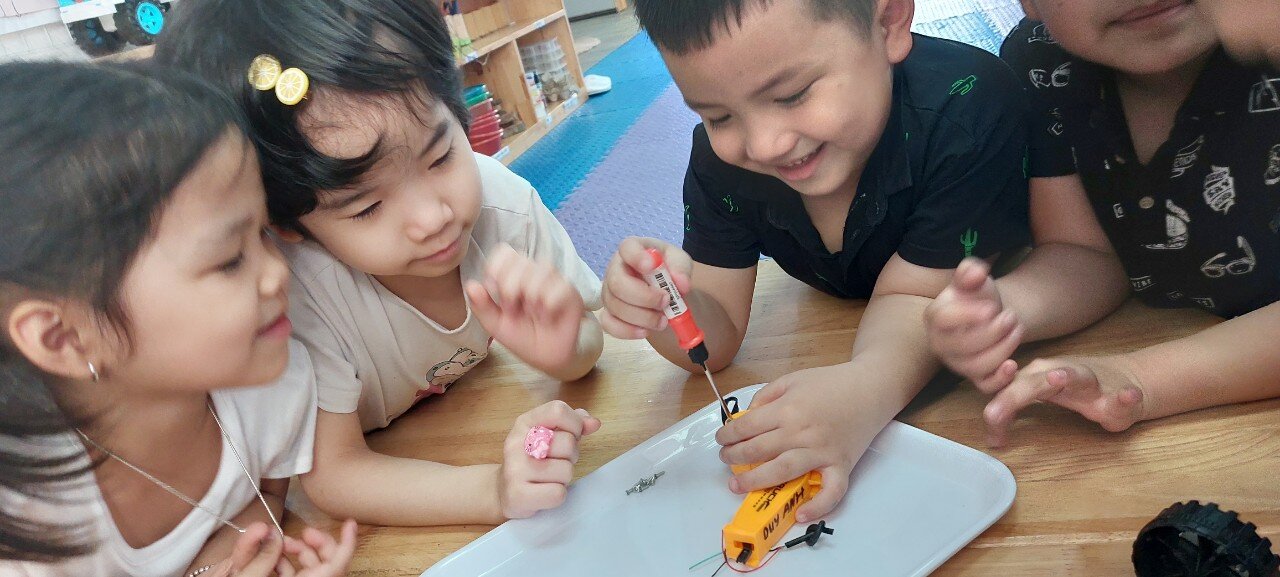 BÉ VỚI NHỮNG HOẠT ĐỘNG ĐẦU TUẦN.