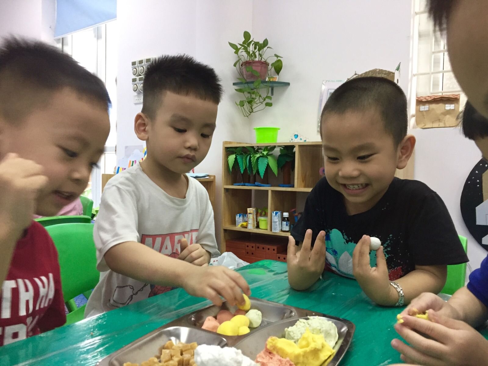 Khối MGB với tết Hàn Thực