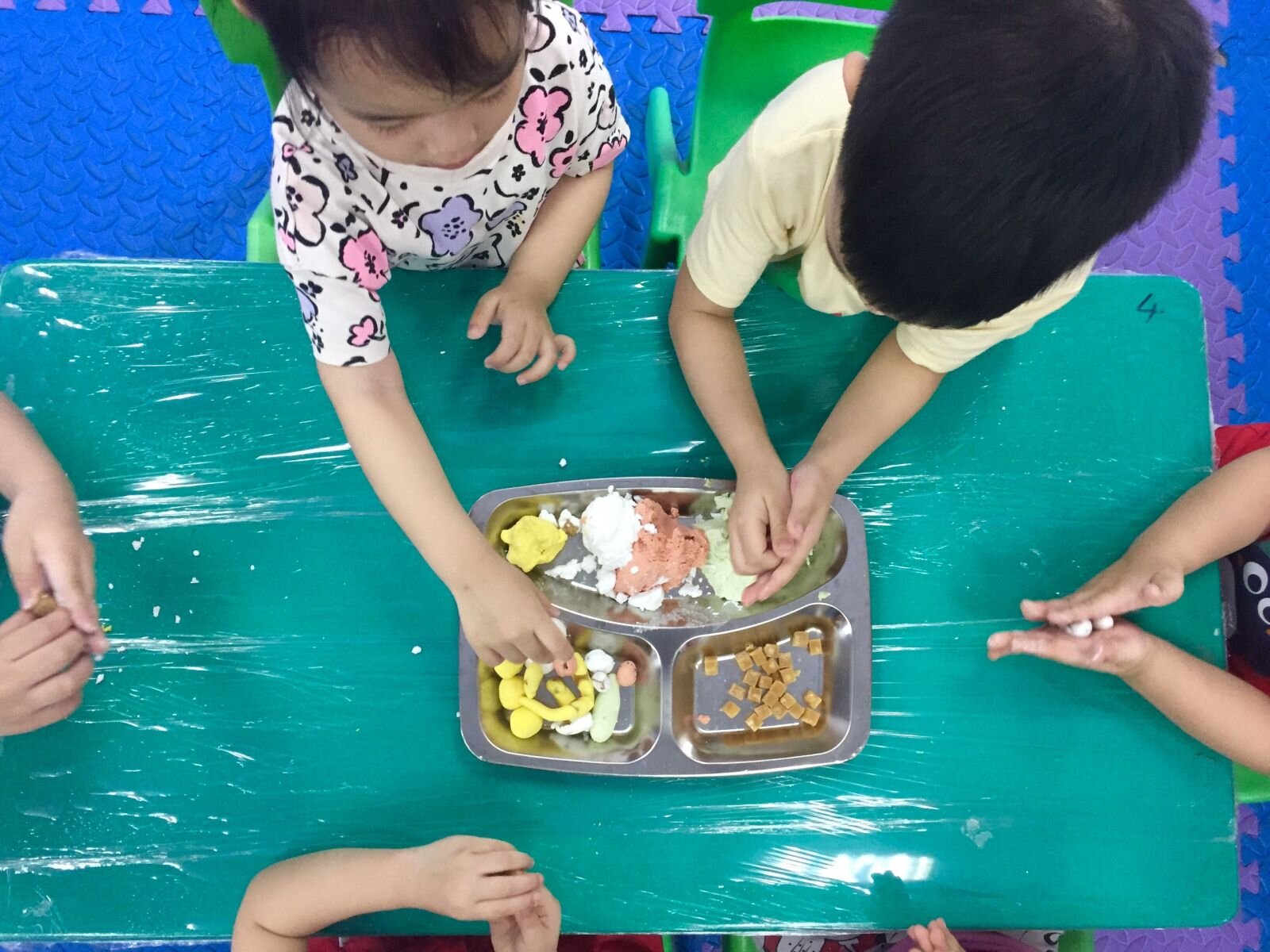 Khối MGB với tết Hàn Thực