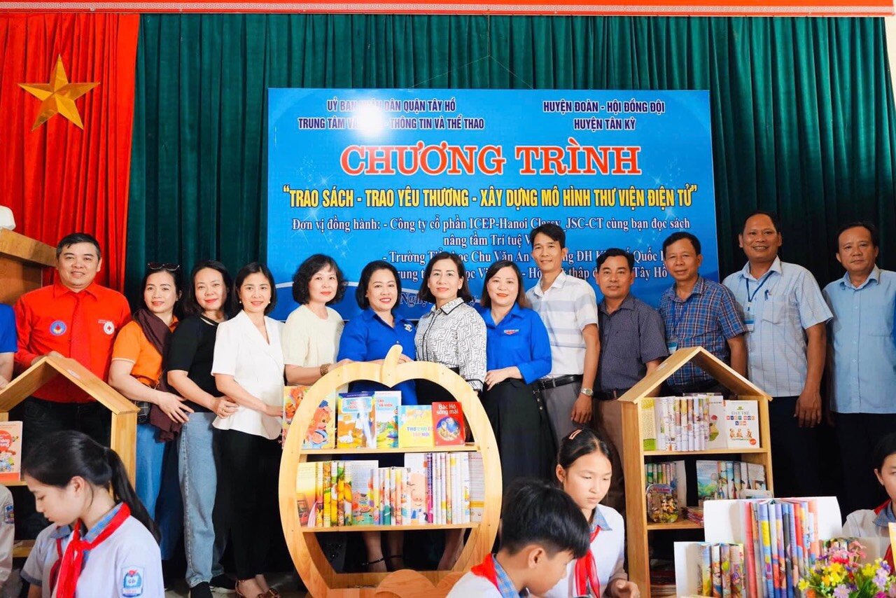 “TRAO SÁCH - TRAO YÊU THƯƠNG”