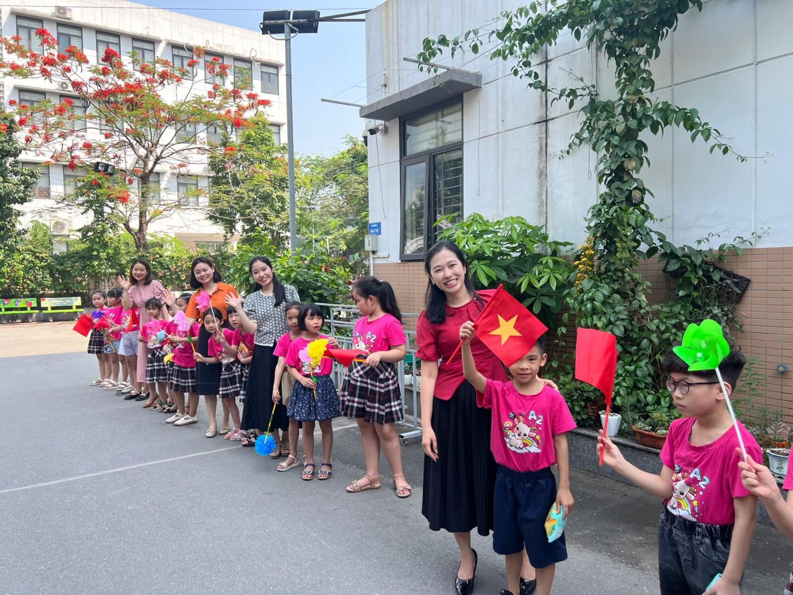 TRƯỜNG TH TỨ LIÊN: 🌈CHÀO ĐÓN CÁC BÉ MẦM NON 5 TUỔI - THAM GIA HOẠT ĐỘNG TRẢI NGHIỆM  TẠI TRƯỜNG TIỂU HỌC TỨ LIÊN