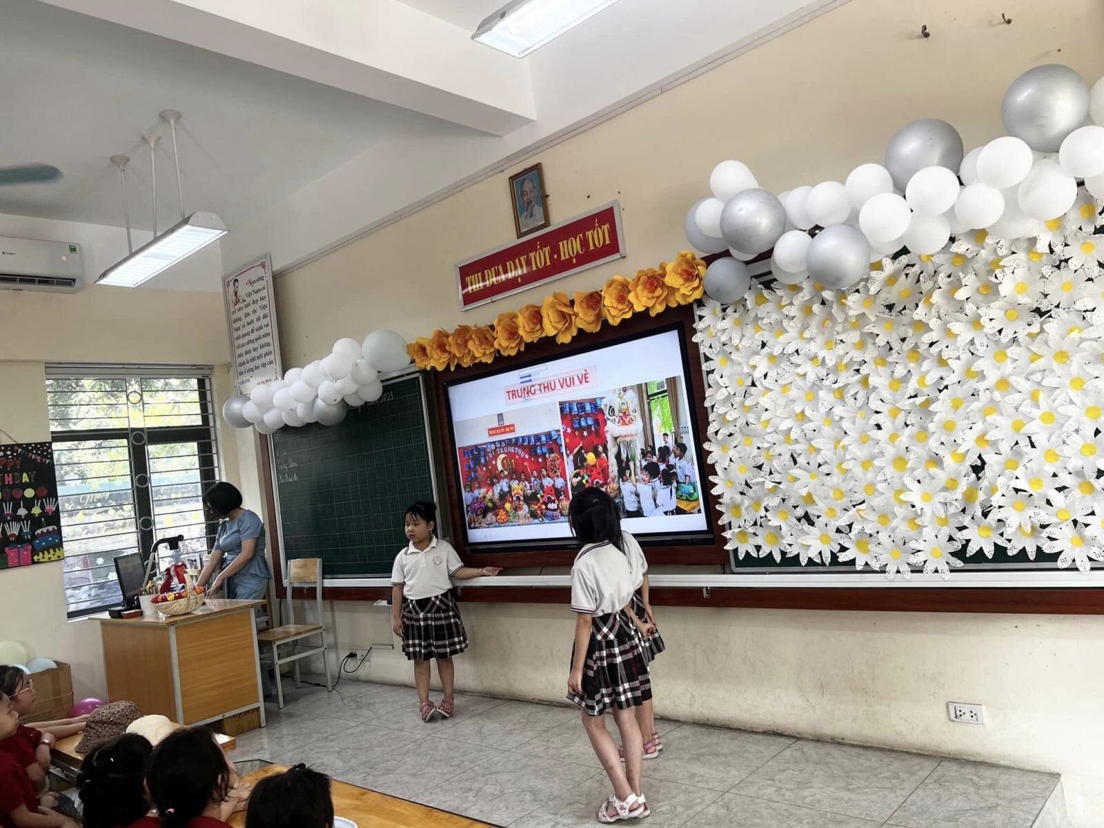 TRƯỜNG TH TỨ LIÊN: 🌈CHÀO ĐÓN CÁC BÉ MẦM NON 5 TUỔI - THAM GIA HOẠT ĐỘNG TRẢI NGHIỆM  TẠI TRƯỜNG TIỂU HỌC TỨ LIÊN