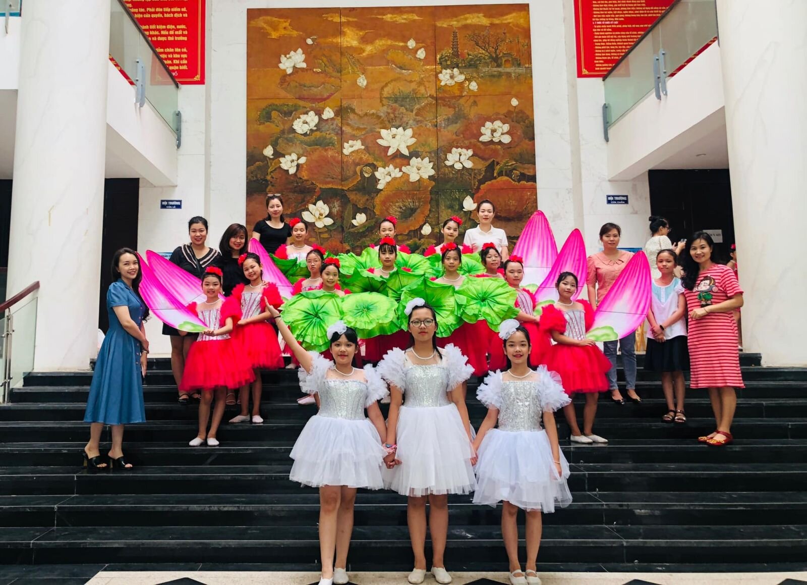  CHÚC MỪNG – VINH DỰ - TỰ HÀO 