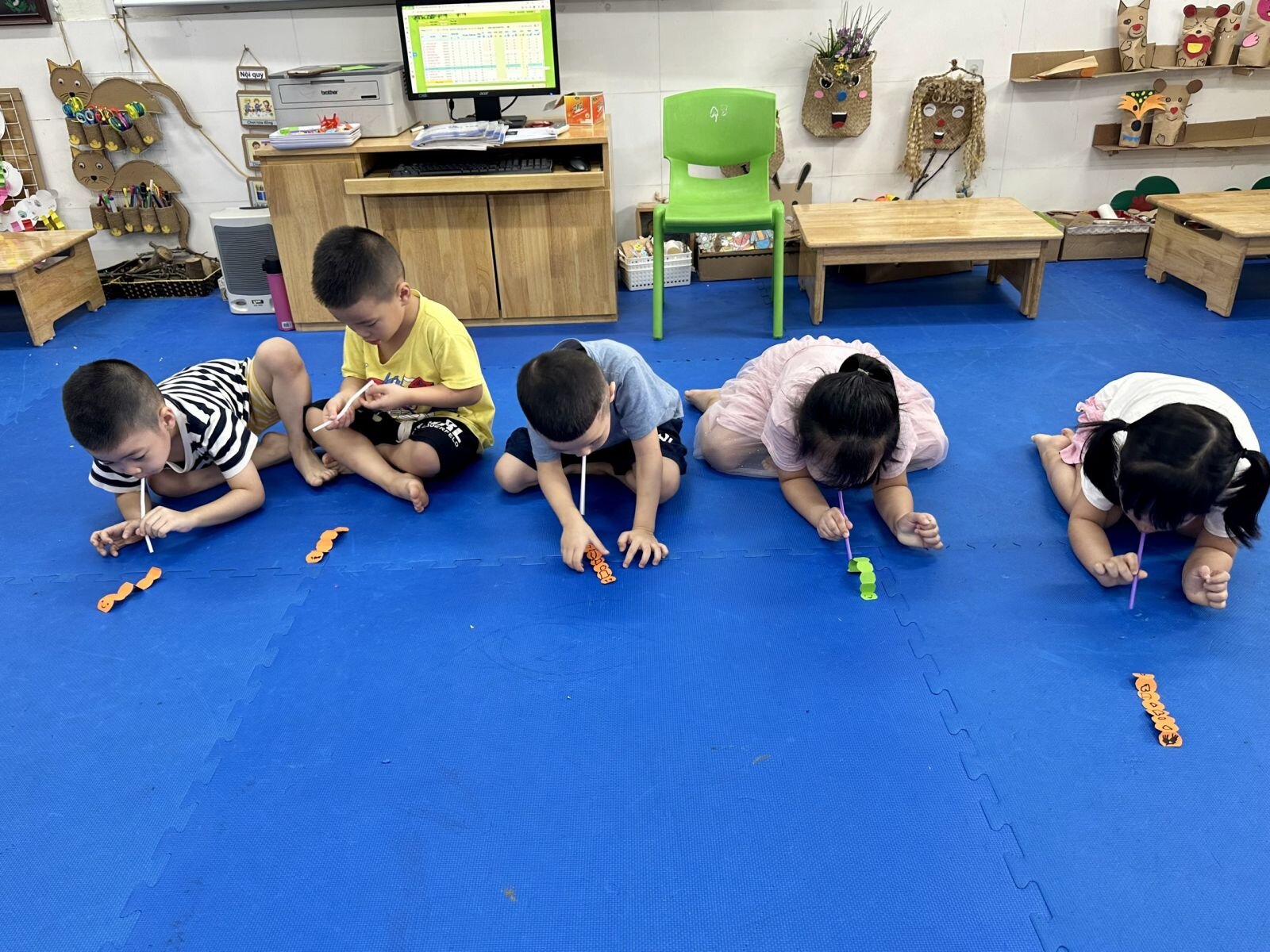 HĐTH; Những chú Sâu ngộ nghĩnh