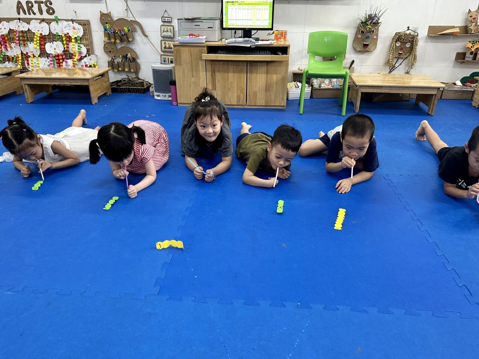 HĐTH; Những chú Sâu ngộ nghĩnh