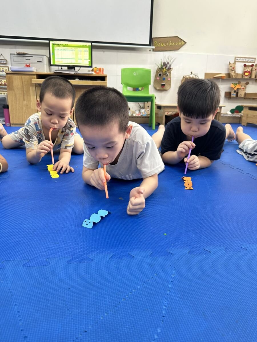 HĐTH; Những chú Sâu ngộ nghĩnh