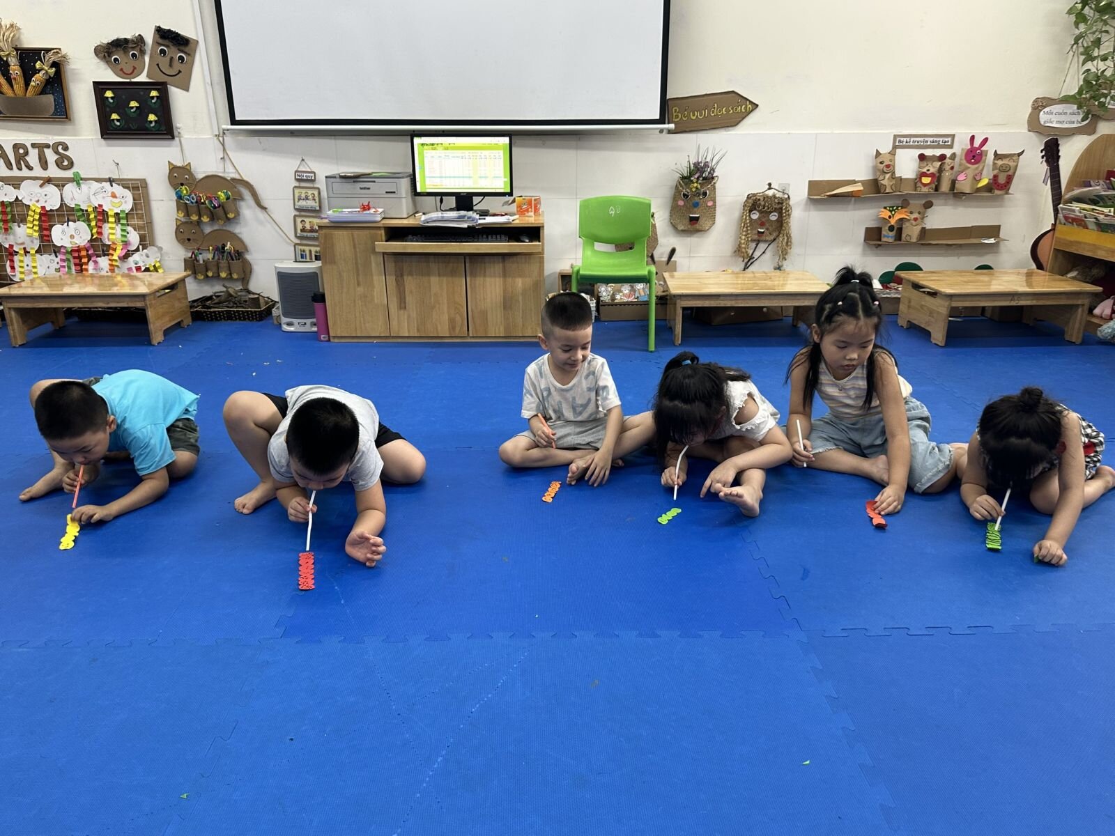 HĐTH; Những chú Sâu ngộ nghĩnh