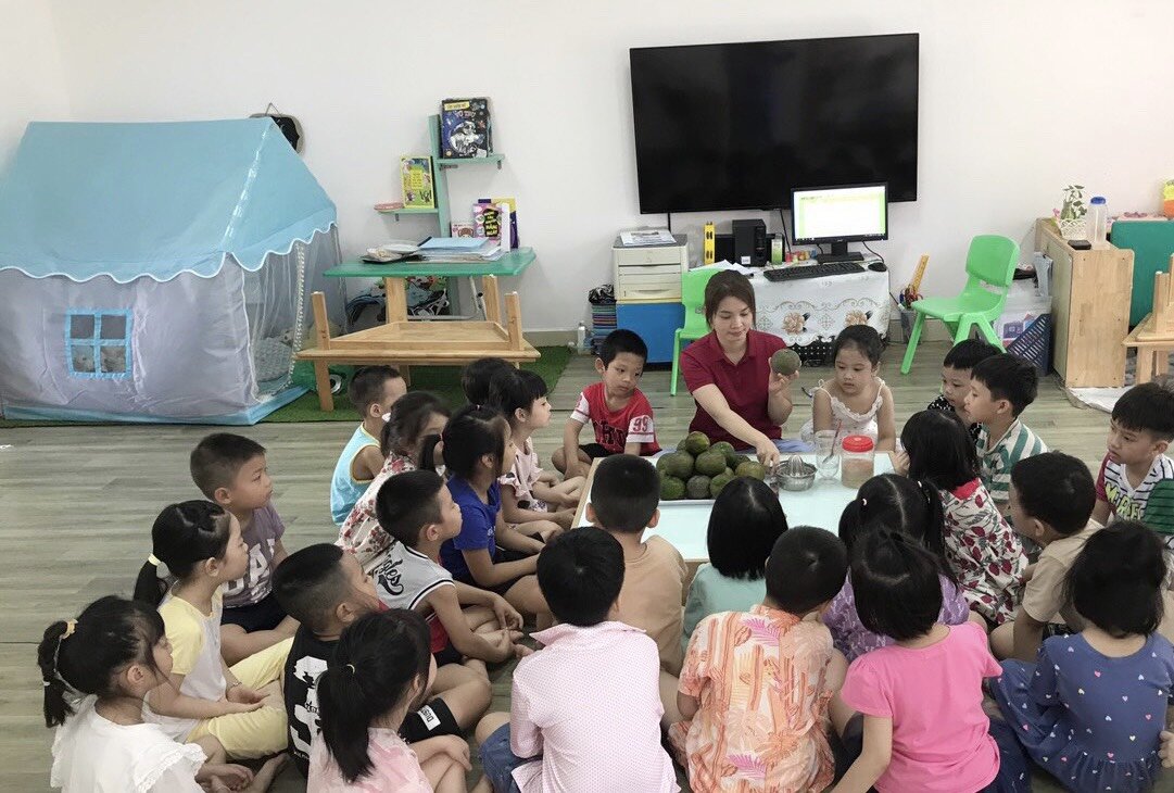 Tiết học khám phá quả cam