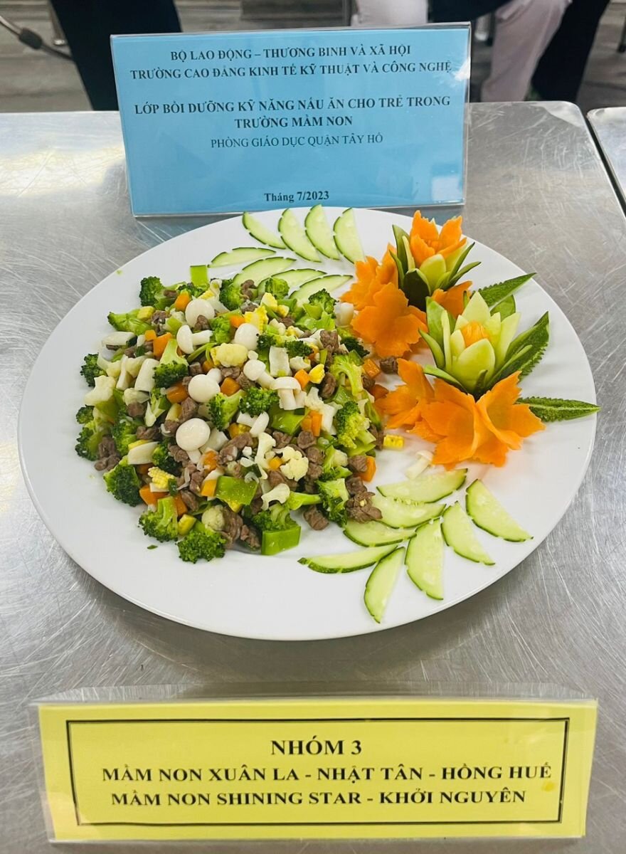TRƯỜNG MẦM NON AN DƯƠNG THAM GIA LỚP   BỒI DƯỠNG CHUYÊN MÔN HÈ NĂM 2023 CHUYÊN ĐỀ “KỸ NĂNG NẤU ĂN CHUYÊN NGHIỆP TRONG TRƯỜNG MẦM NON”