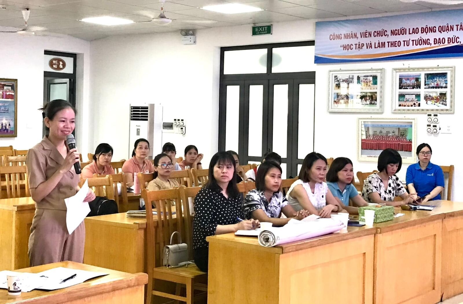 Giáo viên Trường Mầm non Tứ Liên tham gia lớp tập huấn phương pháp giảng dạy tiên tiến cho trẻ mầm non