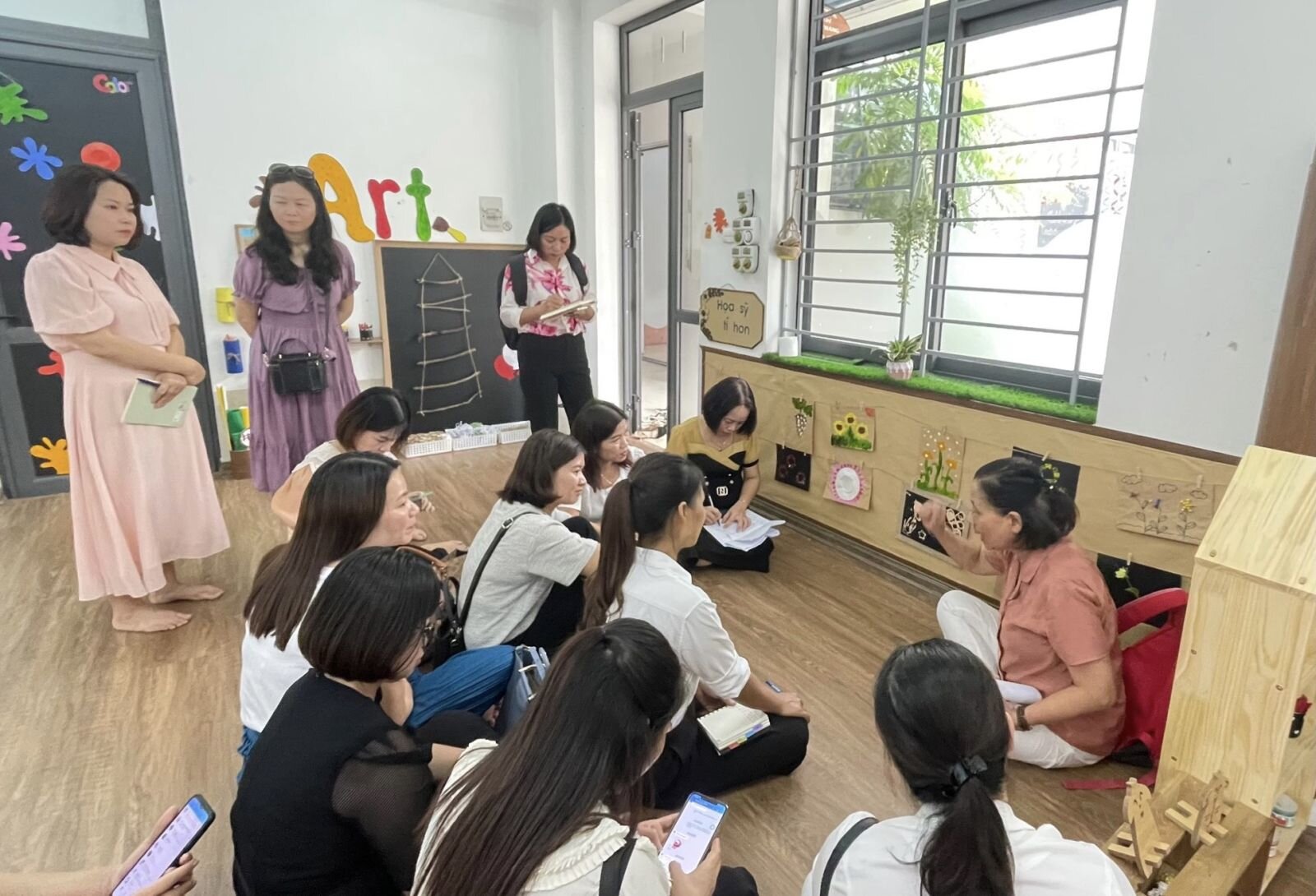 Trường Mầm non Chu Văn An vinh dự đón đoàn CBQL và GVMN cốt cán các tỉnh thành phía Bắc lớp tập huấn của Cục Nhà giáo và Cán bộ QLGD Bộ GD&ĐT đến dự giờ, thăm quan thực tế tại Nhà trường