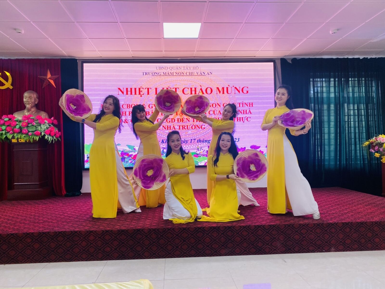 Trường Mầm non Chu Văn An vinh dự đón đoàn CBQL và GVMN cốt cán các tỉnh thành phía Bắc lớp tập huấn của Cục Nhà giáo và Cán bộ QLGD Bộ GD&ĐT đến dự giờ, thăm quan thực tế tại Nhà trường