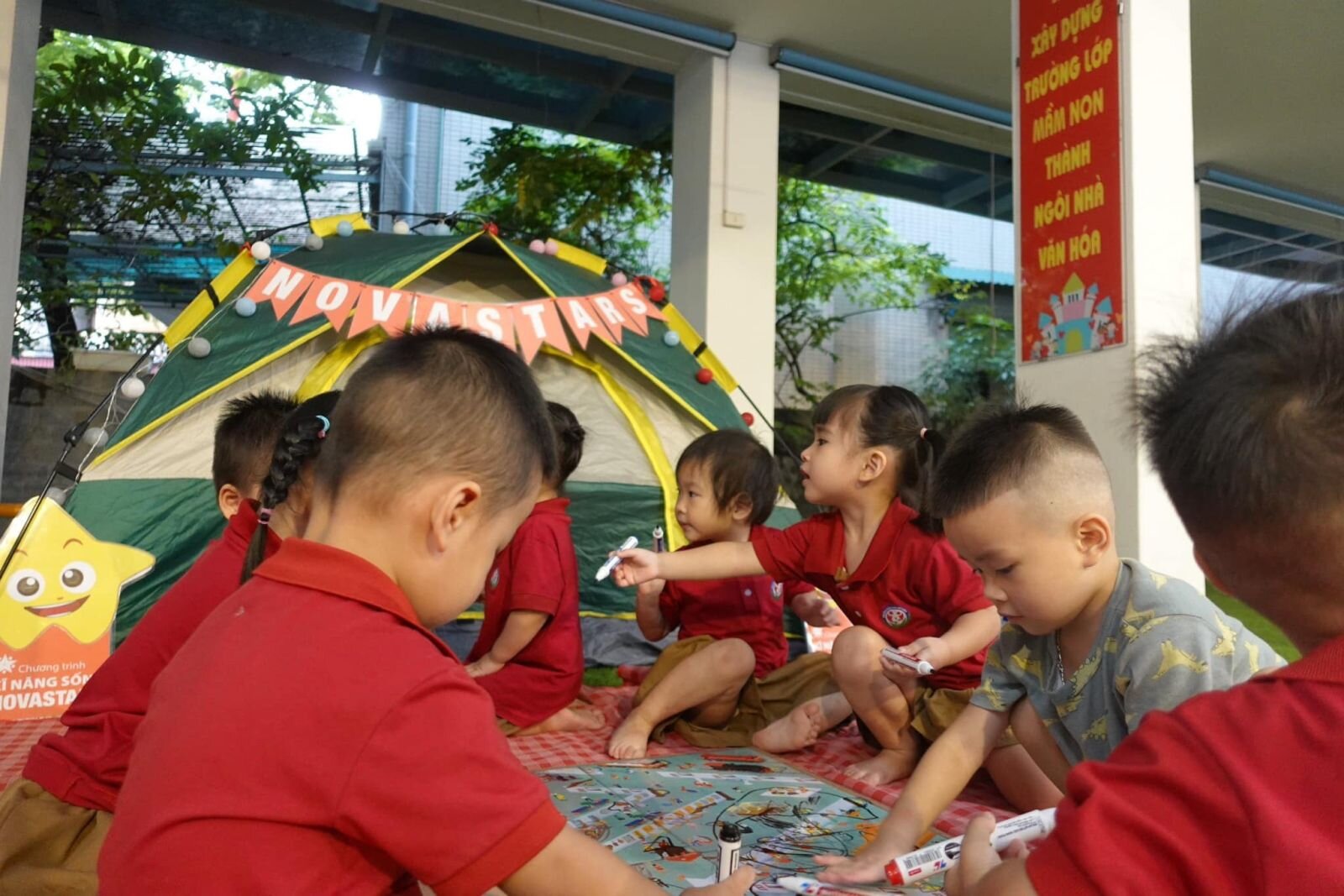 Trường mầm non Tứ Liên tổ chức thành công sự kiện Festival Kĩ năng sống Novastars Mừng mùa tựu trường 2023 - 2024 với chủ đề “Kỹ năng an toàn khi vui chơi ngoài trời”