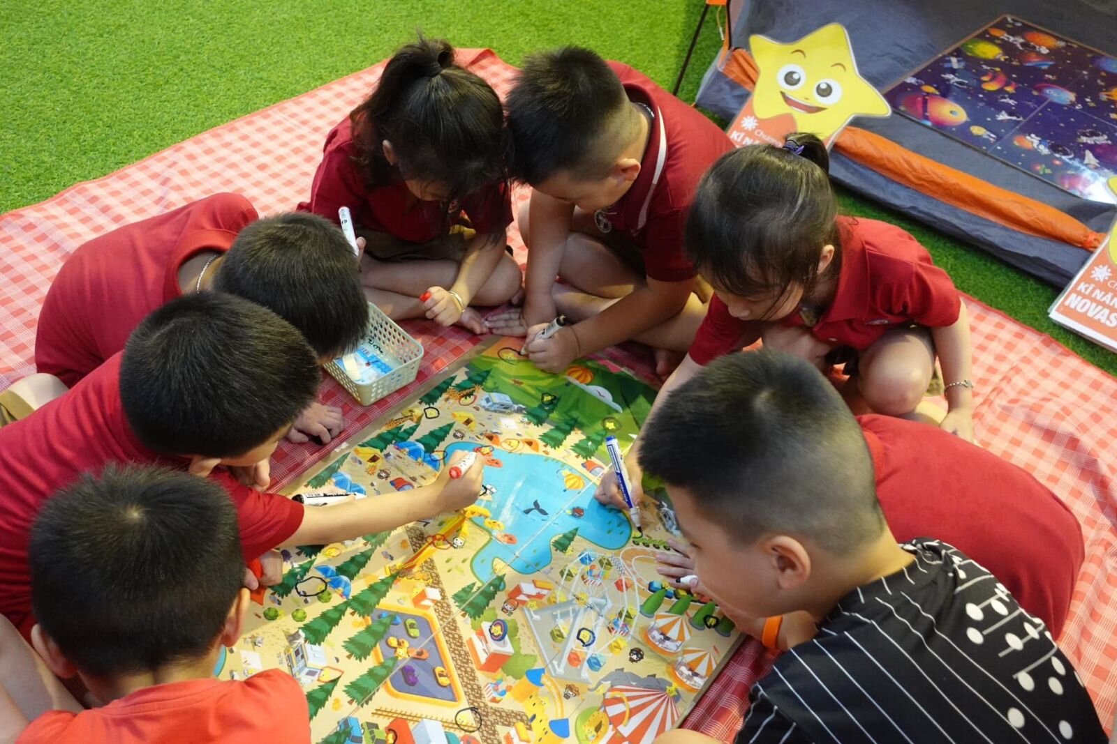 Trường mầm non Tứ Liên tổ chức thành công sự kiện Festival Kĩ năng sống Novastars Mừng mùa tựu trường 2023 - 2024 với chủ đề “Kỹ năng an toàn khi vui chơi ngoài trời”