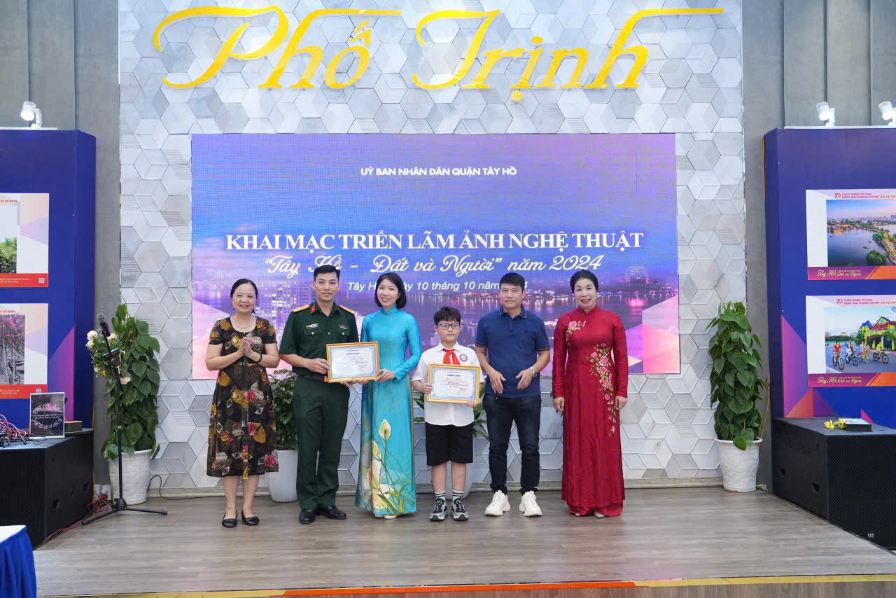 TRƯỜNG TIỂU HỌC PHÚ THƯỢNG VỚI NHỮNG KẾT QUẢ ĐÁNG TỰ HÀO NHÂN DỊP KỶ NIỆM 70 NGÀY GIẢI PHÓNG THỦ ĐÔ (10/10/1954 - 10/10/2024)!