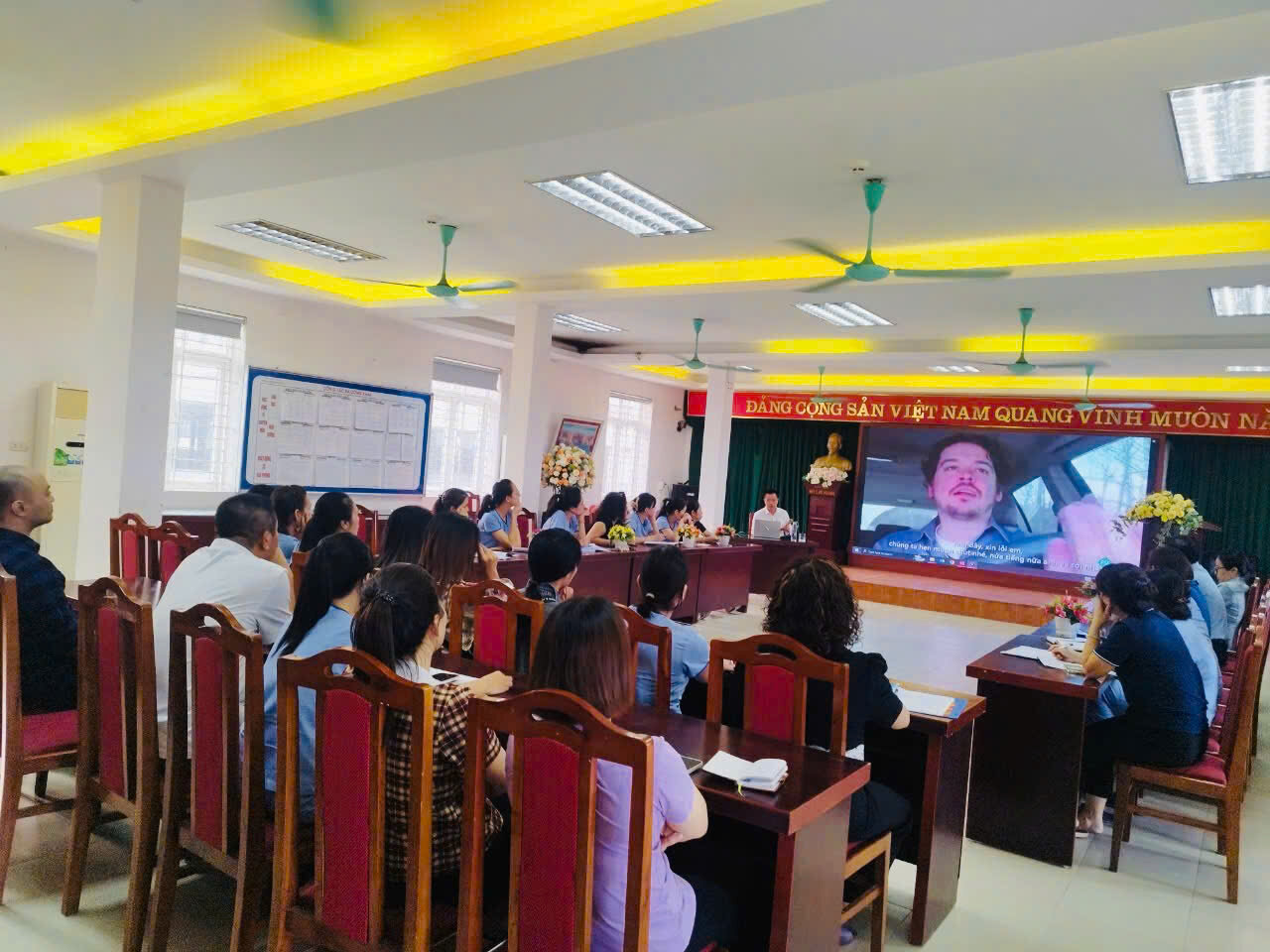 TRƯỜNG MẦM NON TỨ LIÊN KẾT HỢP CÙNG VIỆN KHOA HỌC GIÁO DỤCAN TOÀN VIỆT NAM TẬP HUẤN KỸ NĂNG AN TOÀN, PHÓNG, CHỐNG TAI NẠN THƯƠNG TÍCH CHO CB-GV-NV VÀ PHHS NHÀ TRƯỜNG