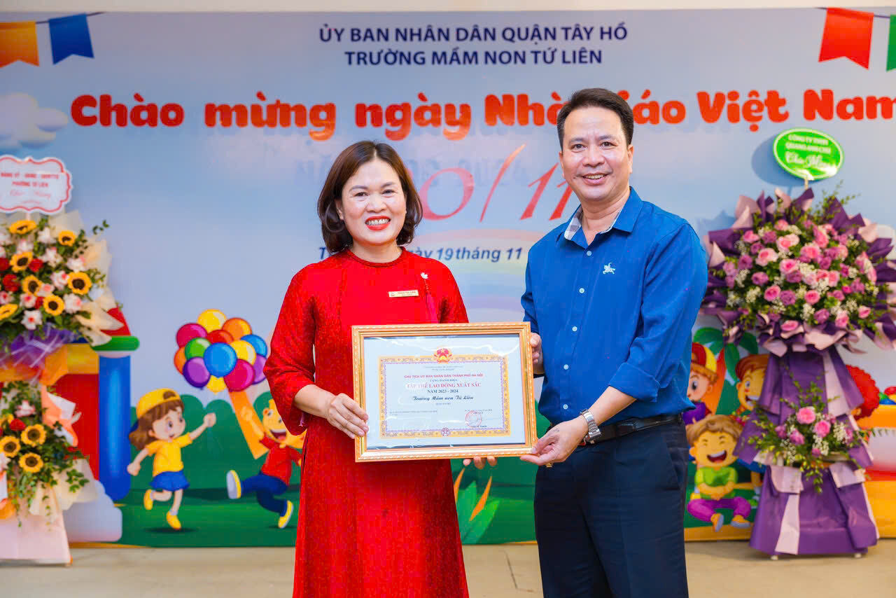 CÁN BỘ- GIÁO VIÊN- NHÂN VIÊN TRƯỜNG MẦM NON TỨ LIÊN LONG TRỌNG TỔ CHỨC MITTING KỈ NIỆM 42 NĂM NGÀY NHÀ GIÁO VIỆT NAM 20/11