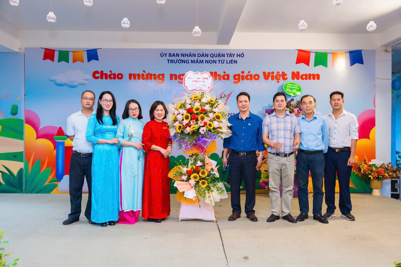 CÁN BỘ- GIÁO VIÊN- NHÂN VIÊN TRƯỜNG MẦM NON TỨ LIÊN LONG TRỌNG TỔ CHỨC MITTING KỈ NIỆM 42 NĂM NGÀY NHÀ GIÁO VIỆT NAM 20/11