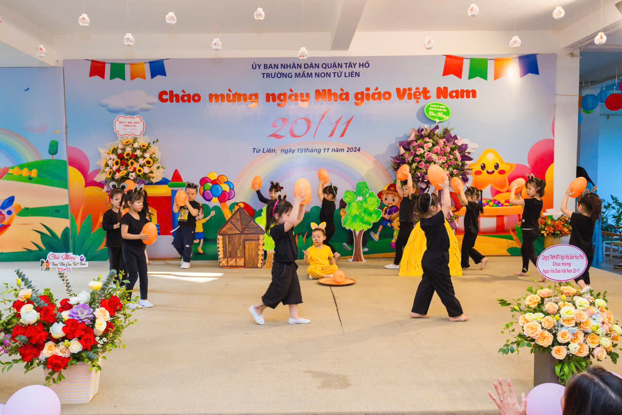 CÁN BỘ- GIÁO VIÊN- NHÂN VIÊN TRƯỜNG MẦM NON TỨ LIÊN LONG TRỌNG TỔ CHỨC MITTING KỈ NIỆM 42 NĂM NGÀY NHÀ GIÁO VIỆT NAM 20/11