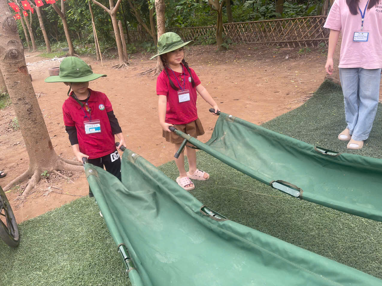 TRƯỜNG MẦM NON TỨ LIÊN TỔ CHỨC CHO TRẺ THAM GIA CHƯƠNG TRÌNH GIÁO DỤC NGOẠI KHÓA TẠI CÔNG VIÊN CẦU VỒNG