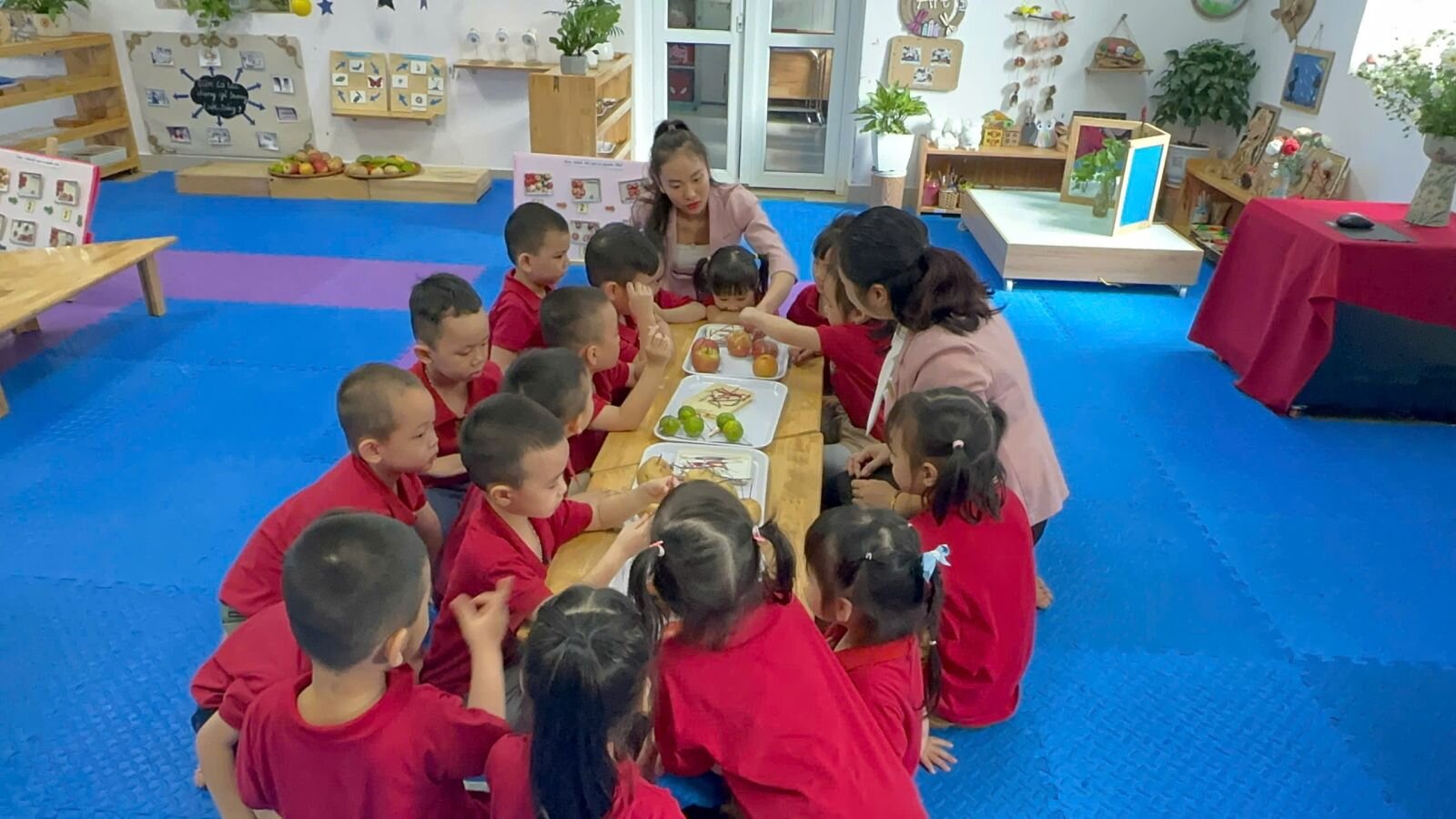 ĐẠI DIỆN GIÁO VIÊN TRƯỜNG MẦM NON TỨ LIÊN THAM GIA DỰ THI GIÁO VIÊN GIỎI CẤP QUẬN BẬC HỌC MẦM NON NĂM HỌC 2024-2025