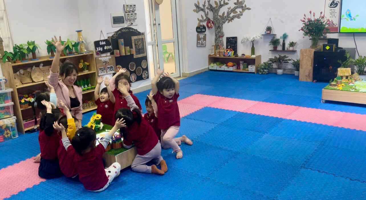 ĐẠI DIỆN GIÁO VIÊN TRƯỜNG MẦM NON TỨ LIÊN THAM GIA DỰ THI GIÁO VIÊN GIỎI CẤP QUẬN BẬC HỌC MẦM NON NĂM HỌC 2024-2025