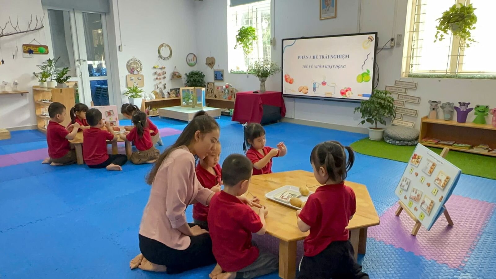 ĐẠI DIỆN GIÁO VIÊN TRƯỜNG MẦM NON TỨ LIÊN THAM GIA DỰ THI GIÁO VIÊN GIỎI CẤP QUẬN BẬC HỌC MẦM NON NĂM HỌC 2024-2025