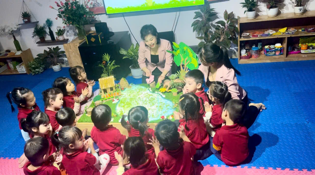 ĐẠI DIỆN GIÁO VIÊN TRƯỜNG MẦM NON TỨ LIÊN THAM GIA DỰ THI GIÁO VIÊN GIỎI CẤP QUẬN BẬC HỌC MẦM NON NĂM HỌC 2024-2025