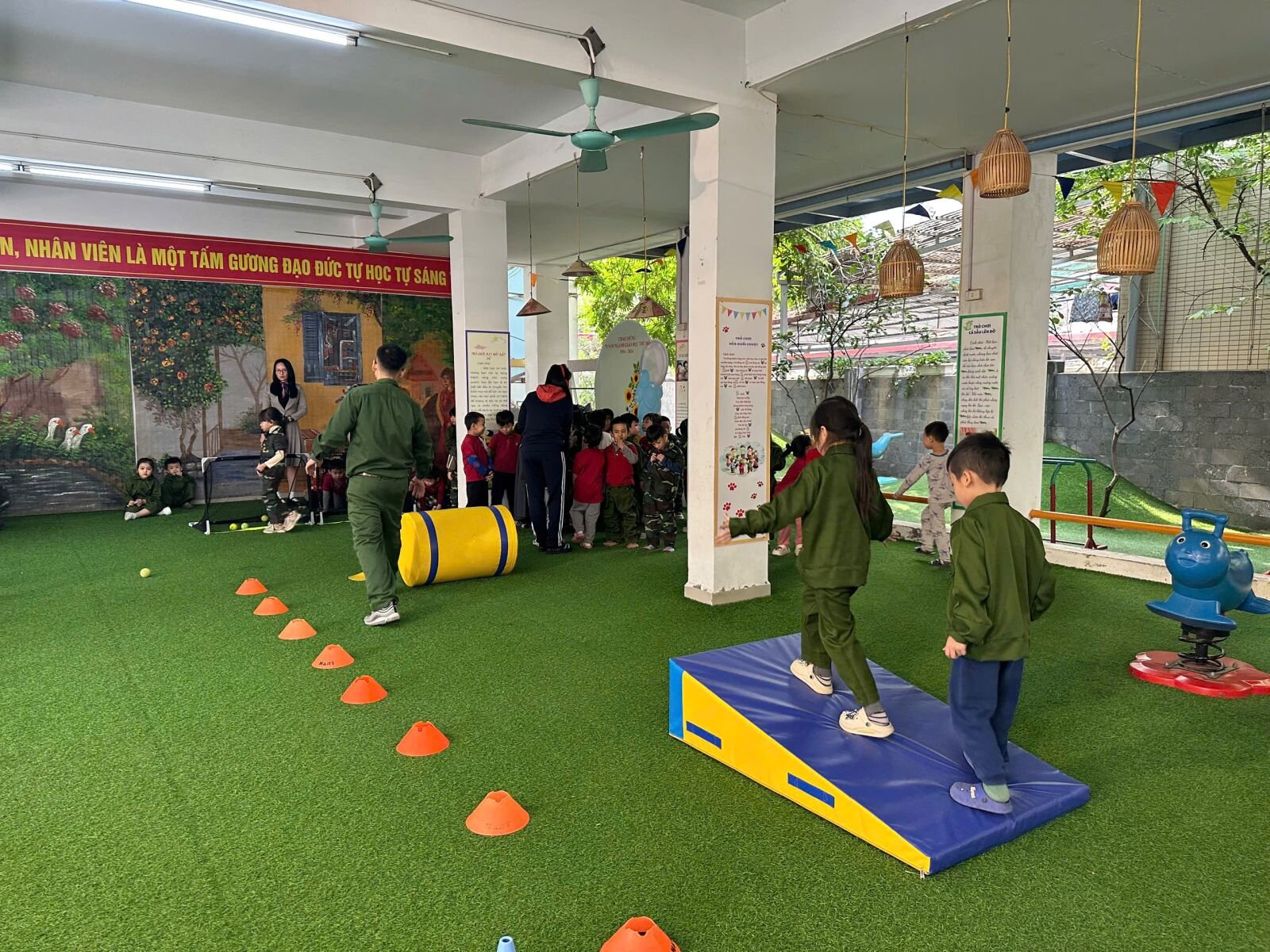 TRƯỜNG MẦM NON TỨ LIÊN PHỐI HỢP VỚI CÔNG TY GOKIDS TỔ CHỨC NGÀY HỘI THỂ THAO CHÀO MỪNG NGÀY THÀNH LẬP QUÂN ĐỘI NHÂN DÂN VIỆT NAM 22/12