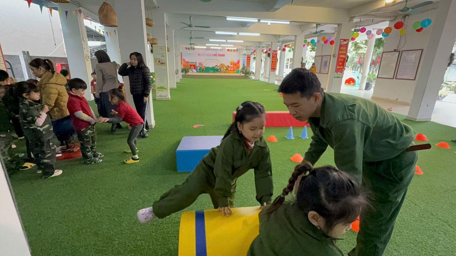 Các bé MGL A4 tham gia vào ngày hội thể thao chào mừng ngày thành lập  Quân Đội Nhân Dân Việt Nam 22/12/1944 - 22/12/2024.