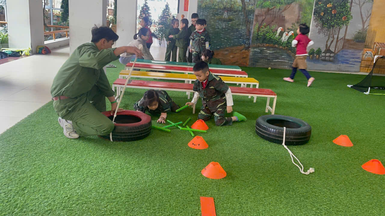 Các bé MGL A4 tham gia vào ngày hội thể thao chào mừng ngày thành lập  Quân Đội Nhân Dân Việt Nam 22/12/1944 - 22/12/2024.