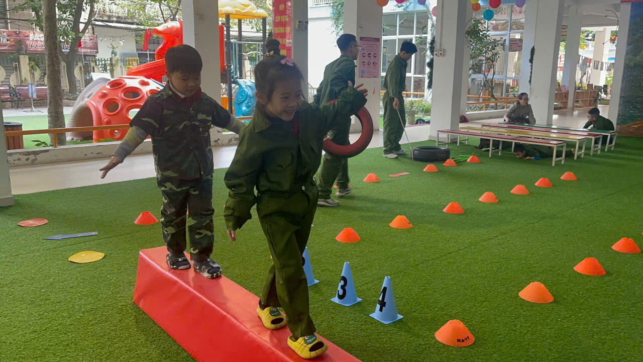 Các bé MGL A4 tham gia vào ngày hội thể thao chào mừng ngày thành lập  Quân Đội Nhân Dân Việt Nam 22/12/1944 - 22/12/2024.