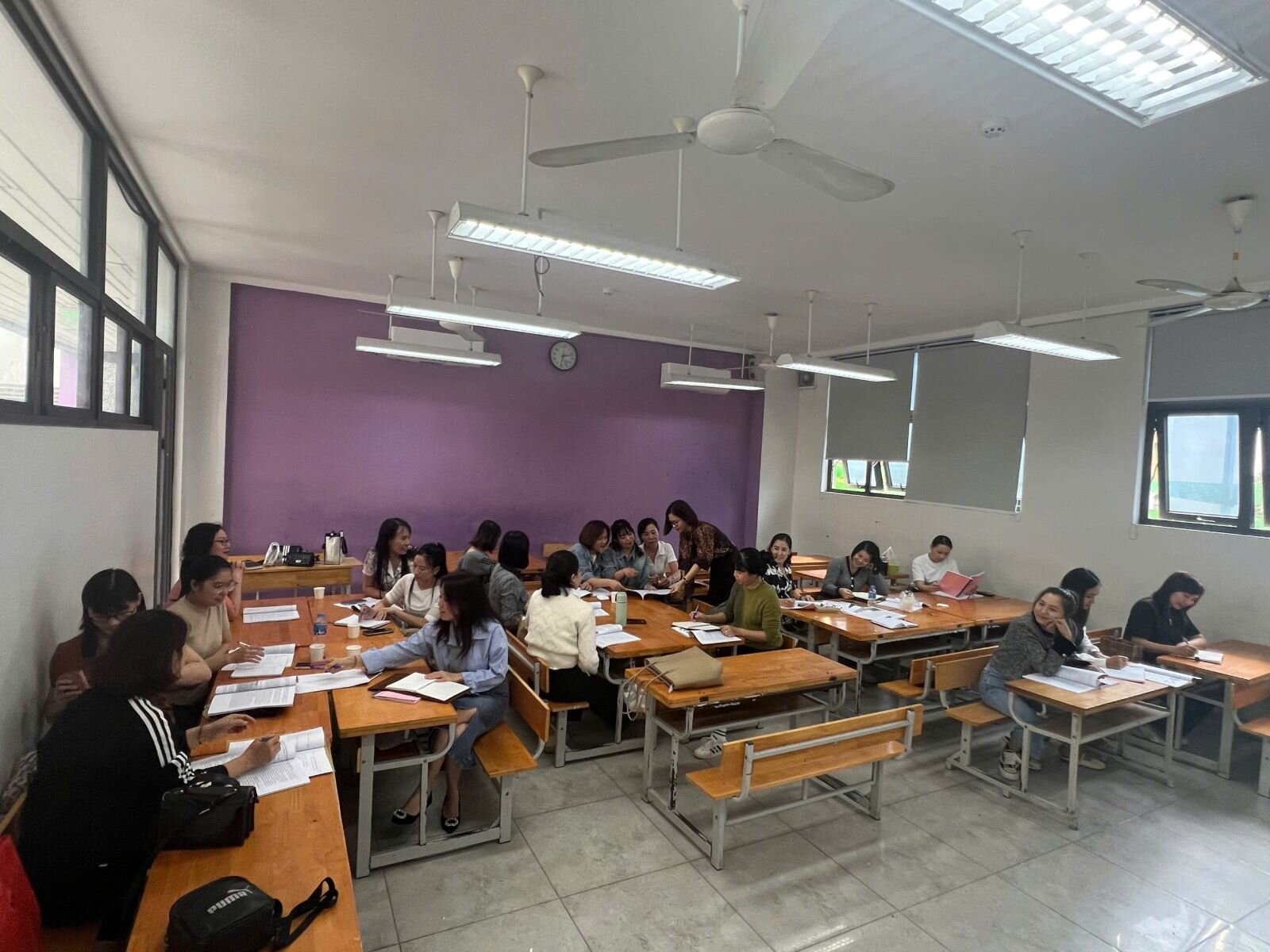 Trường mầm non Tứ Liên cùng một số trường mầm non công lập thuộc quận Tây Hồ đã tham gia lớp bồi dưỡng chuyên môn do Phòng giáo dục và đào tạo quận Tây Hồ tổ chức chuyên đề: Vận dụng STEAM  trong giáo dục mầm non.