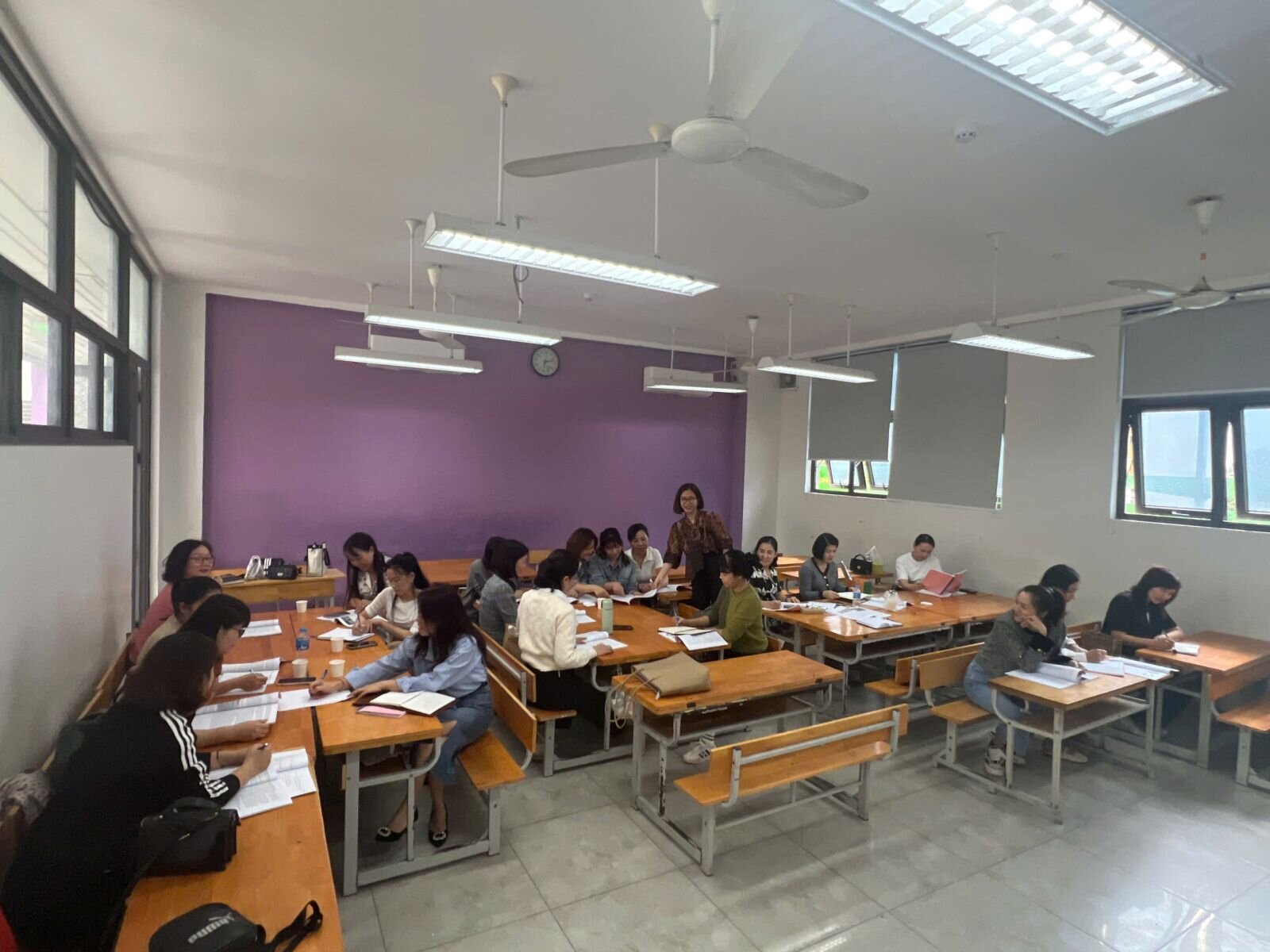 Trường mầm non Tứ Liên cùng một số trường mầm non công lập thuộc quận Tây Hồ đã tham gia lớp bồi dưỡng chuyên môn do Phòng giáo dục và đào tạo quận Tây Hồ tổ chức chuyên đề: Vận dụng STEAM  trong giáo dục mầm non.