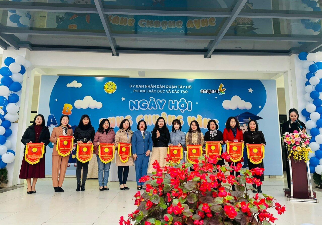 Các bé học sinh trường Mầm non Tứ Liên tham gia Ngày hội 