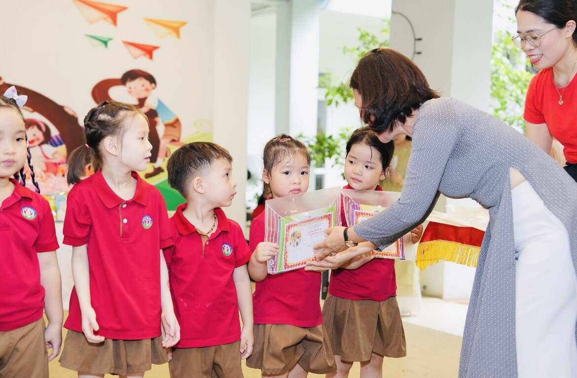 Trường mầm non Tứ Liên  tổ chức “Lễ tổng kết năm học - chia tay học sinh MGL ra trường và liên hoan tết thiếu nhi 1/6” năm học 2023-2024