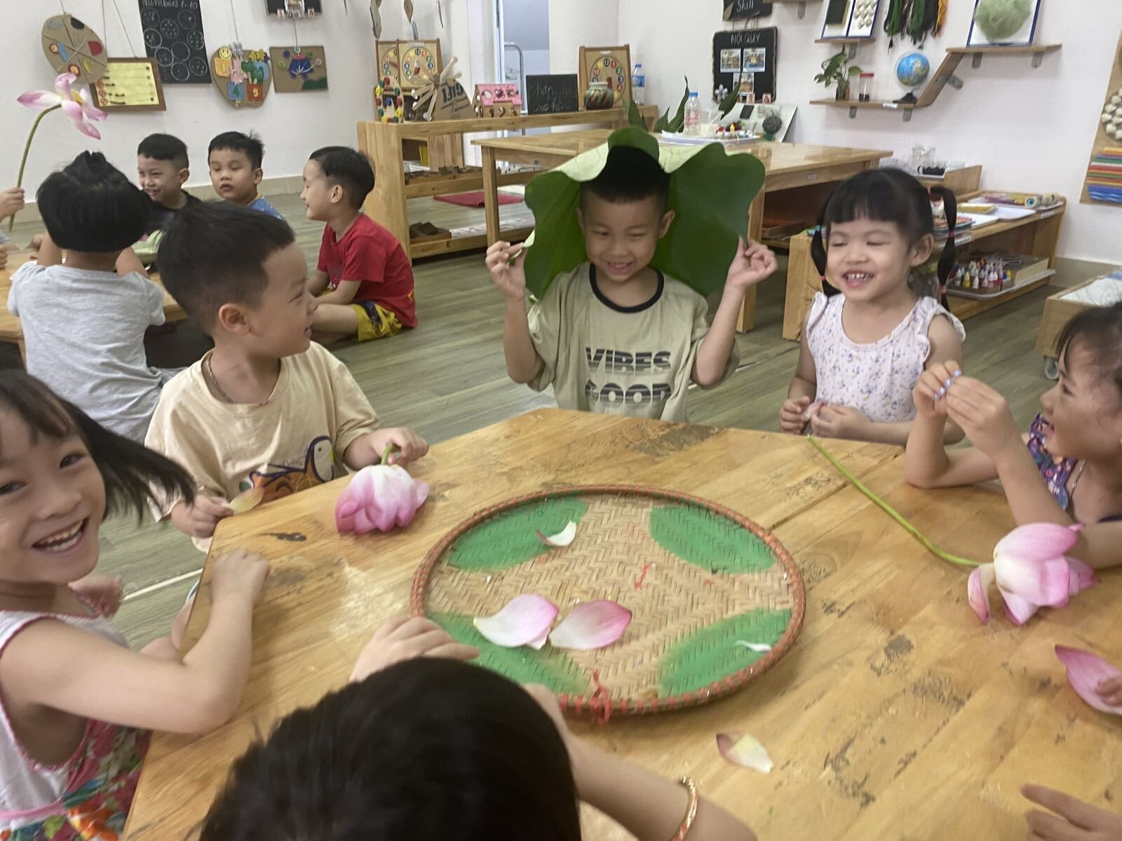 Khám phá Hoa Sen - Khối mẫu giáo nhỡ