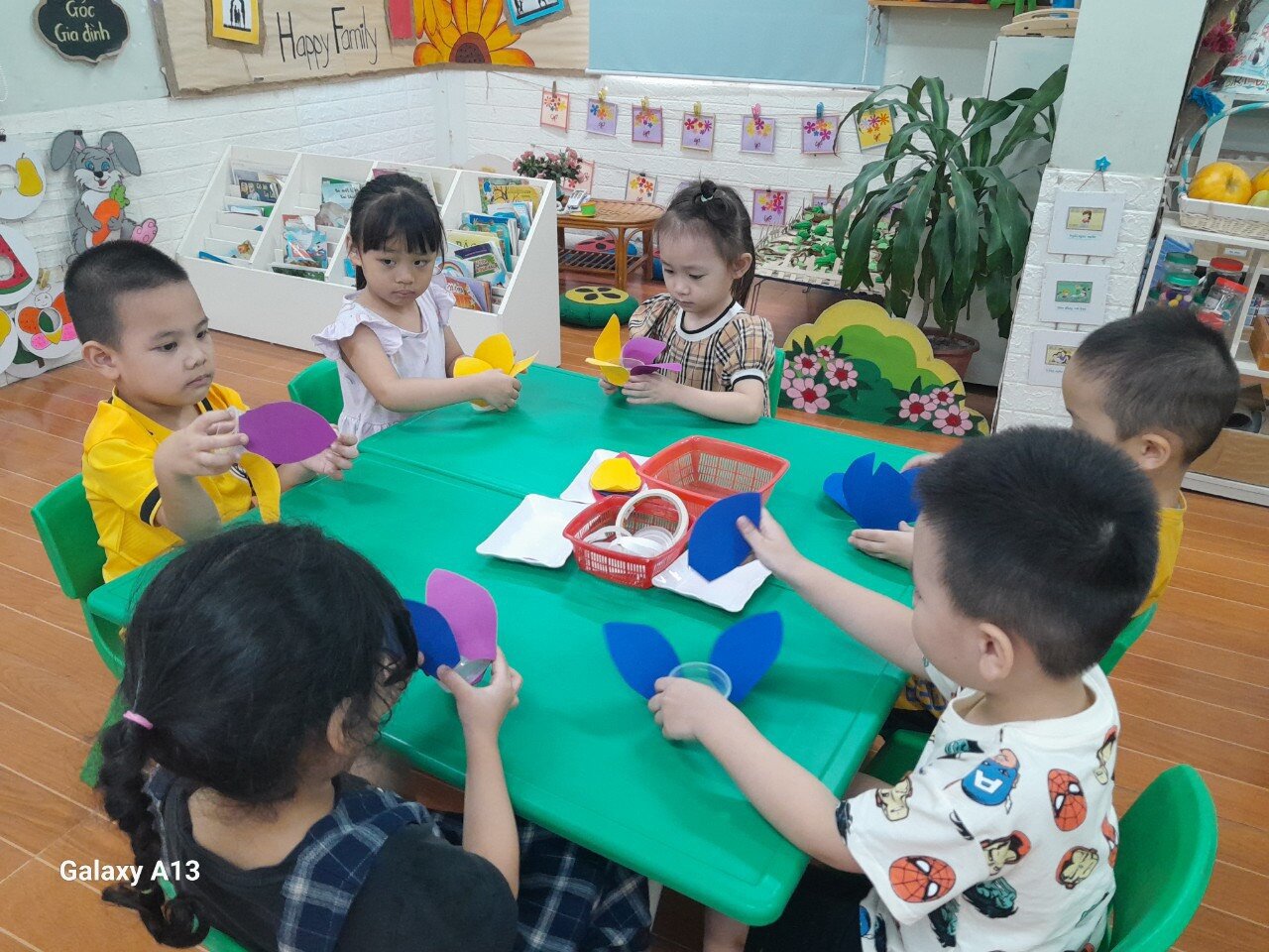 Cô trò trường Mầm non Phú Thượng bày tỏ niềm biết ơn, nghiêng mình vĩnh biệt Bác- Tổng bí thư Nguyễn Phú Trọng