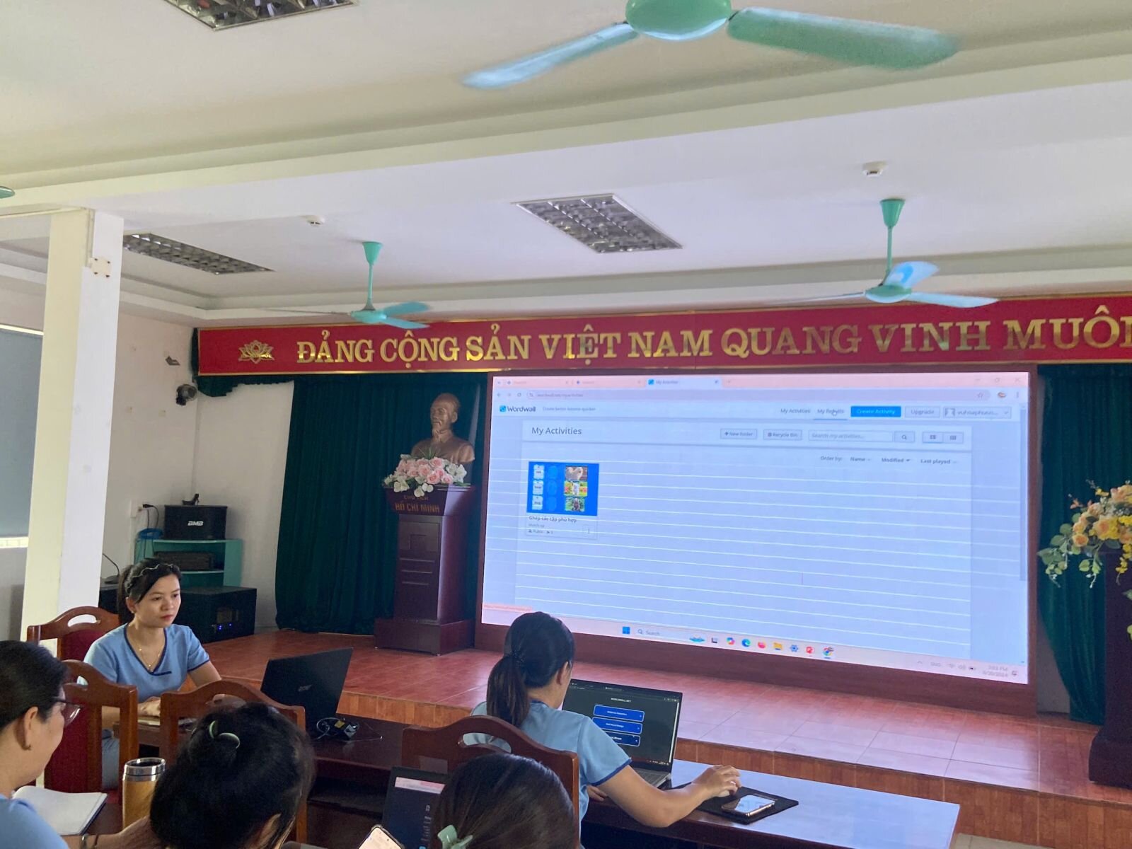 Trường Mầm non Tứ Liên tổ chức bồi dưỡng chuyên môn “Ứng dụng công nghệ trí tuệ nhân tạo (AI) trong tổ chức hoạt động giáo dục cho trẻ mầm non”