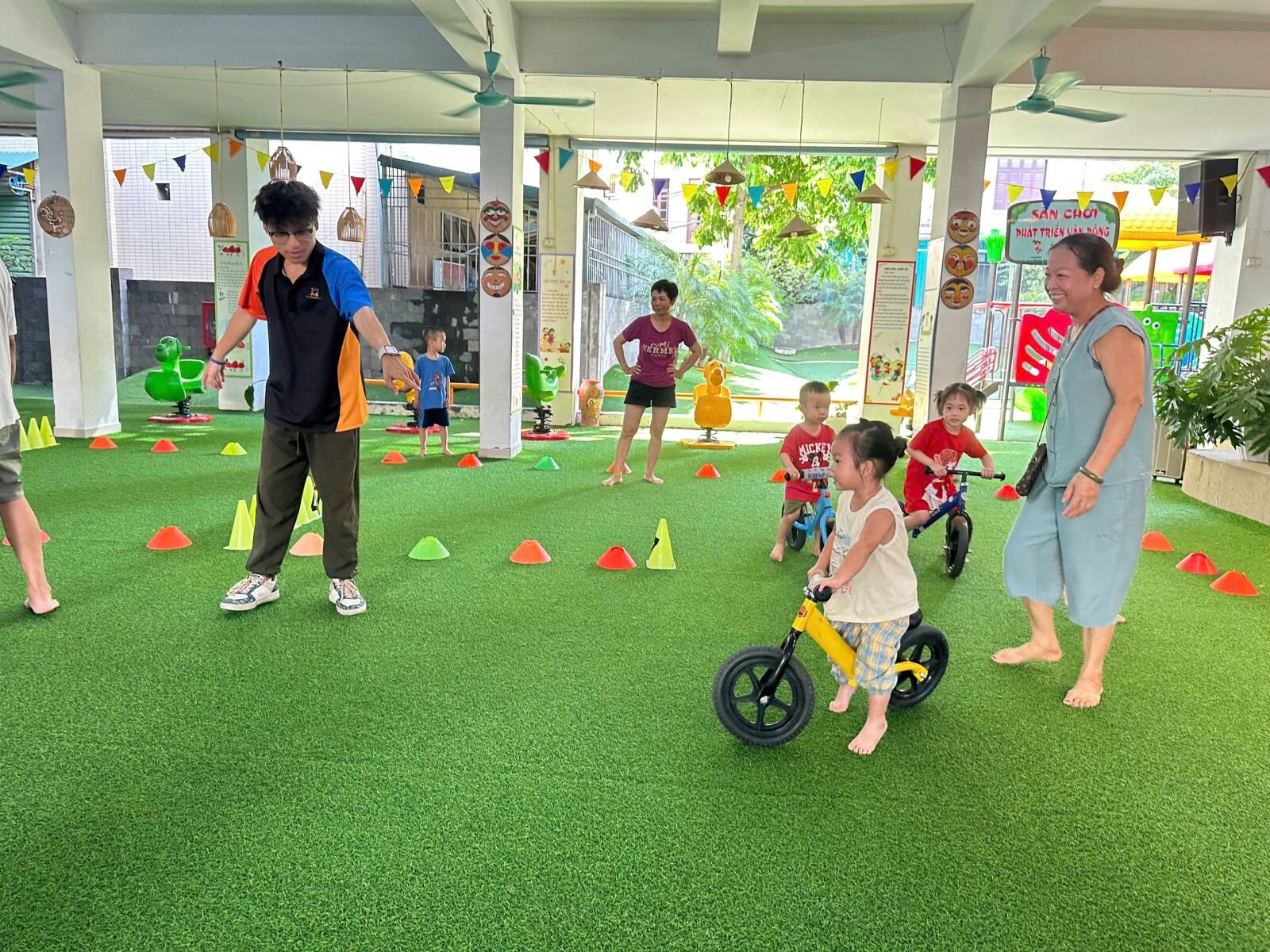 TRƯỜNG MẦM NON TỨ LIÊN KẾT HỢP VỚI TRUNG TÂM NĂNG KHIẾU GOKIDS TỔ CHỨC CHO TRẺ HOẠT ĐỘNG TRẢI NGHIỆM 10 MÔN THỂ THAO PHỐI HỢP