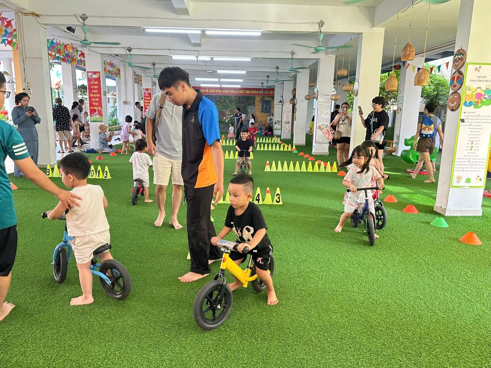 TRƯỜNG MẦM NON TỨ LIÊN KẾT HỢP VỚI TRUNG TÂM NĂNG KHIẾU GOKIDS TỔ CHỨC CHO TRẺ HOẠT ĐỘNG TRẢI NGHIỆM 10 MÔN THỂ THAO PHỐI HỢP