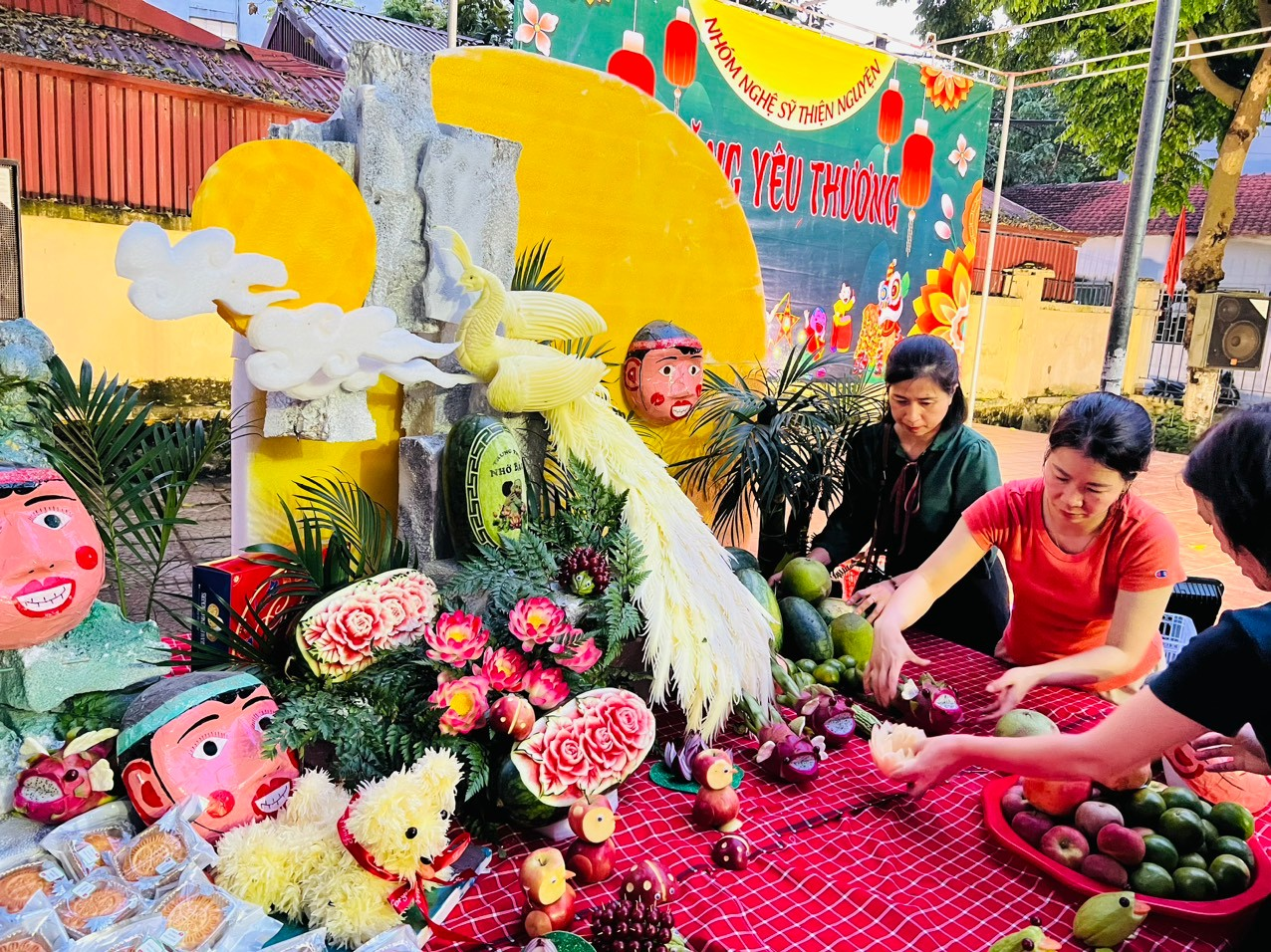 TRƯỜNG MẦM NON PHÚ THƯỢNG KẾT HỢP VỚI CÁC NGHỆ SĨ PHƯỜNG PHÚ THƯỢNG TỔ CHỨC TRUNG THU CHO TRẺ EM TRÊN ĐỊA BÀN PHƯỜNG CHỊU ẢNH HƯỞNG NẶNG NỀ TỪ BÃO SỐ 3