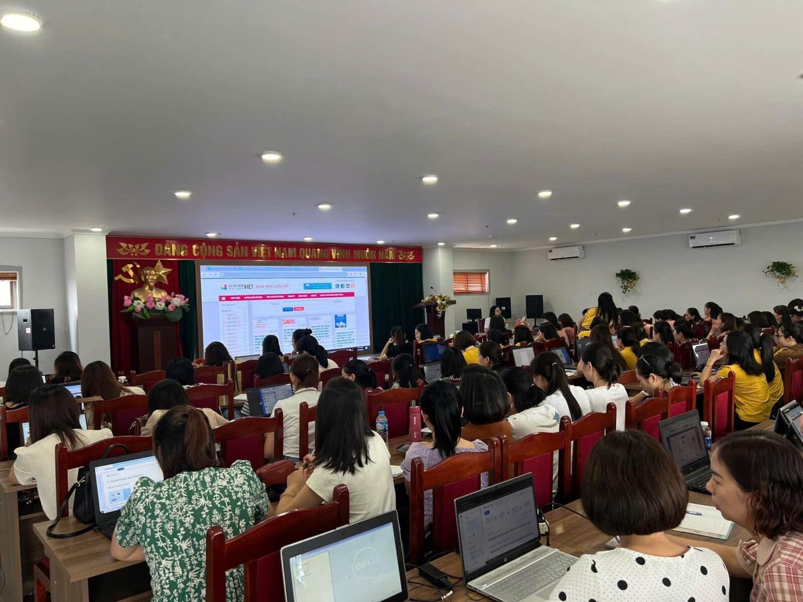 🌈TRƯỜNG MẦM NON PHÚ THƯỢNG TỔ CHỨC BỒI DƯỠNG CHO ĐỘI NGŨ GIÁO VIÊN VỀ ỨNG DỤNG CÔNG NGHỆ TRÍ TUỆ NHÂN TẠO (AI) TRONG TỔ CHỨC CÁC HOẠT ĐỘNG GIÁO DỤC CHO TRẺ MẦM NON ☘️